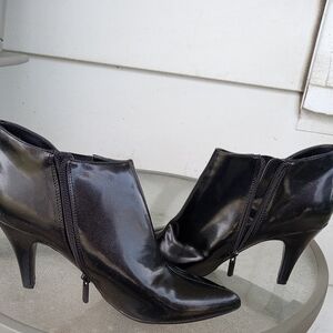 Sleek Black Stiletto Heeled Boots